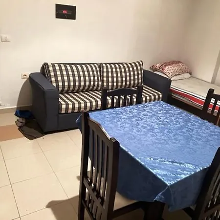 Appartament Me Qera Apartment *